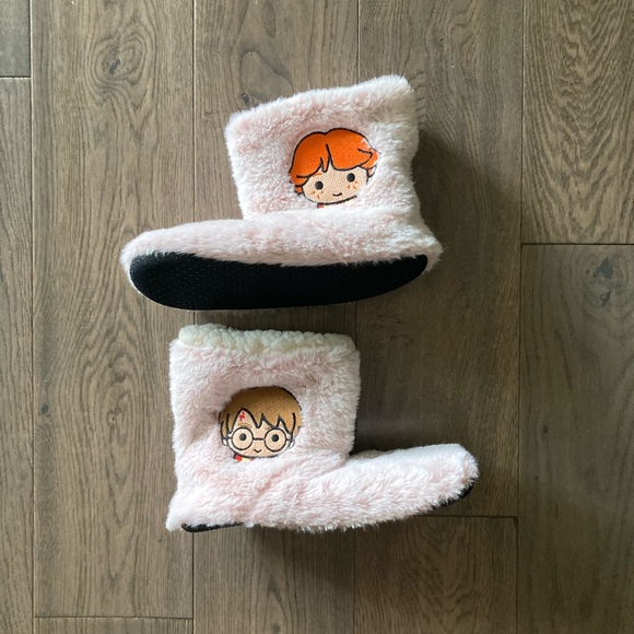 Harry Potter Ron Weasley Pink Fuzzy Booties Slippers Boots - Picture 2 of 6